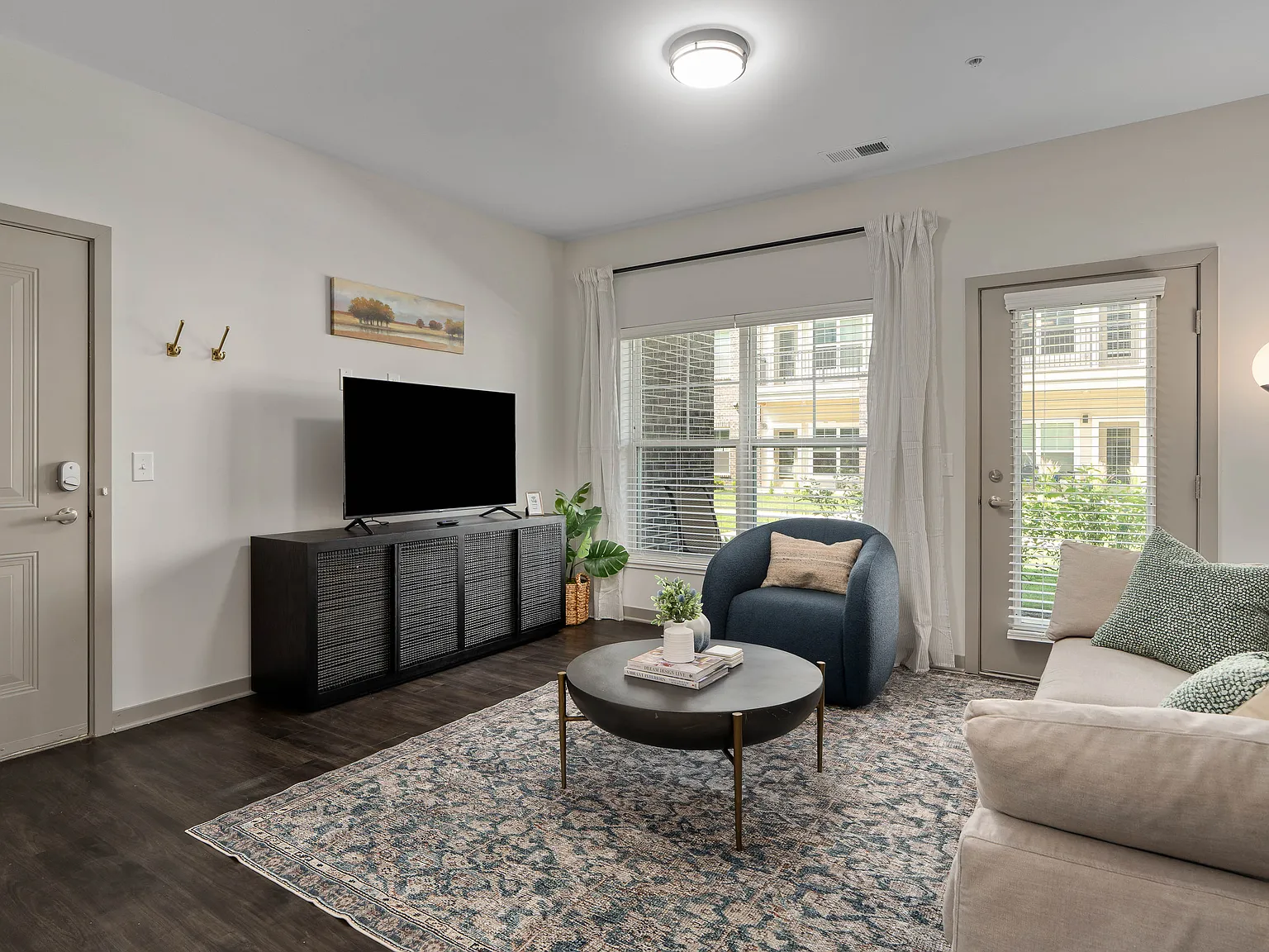 2 bed, 954 sqft, $5,970 — Photo 1