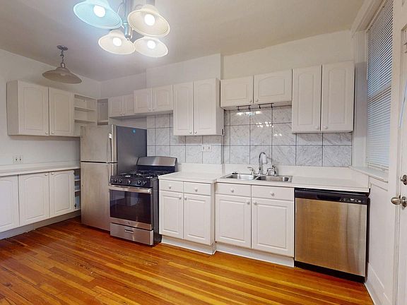 4th image of 2697 Euclid Heights Blvd APT 3