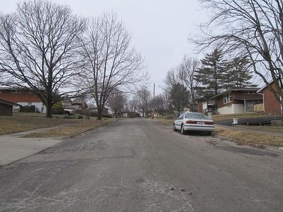 5th image of 4511 Beecher Ave