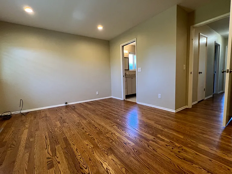 1159 Runnymede Dr — Photo 30