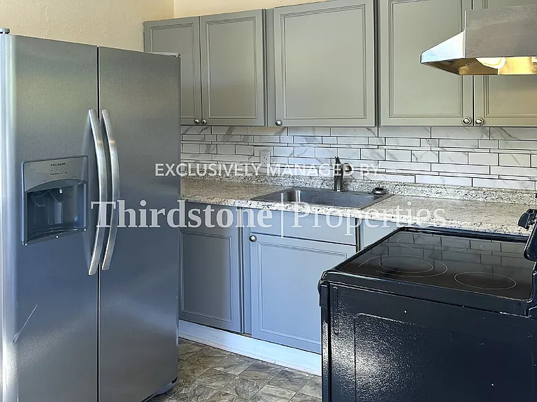1431 W 18th St — Photo 3