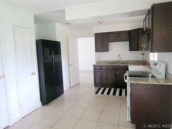 2nd image of 1125 Hemlock Cir
