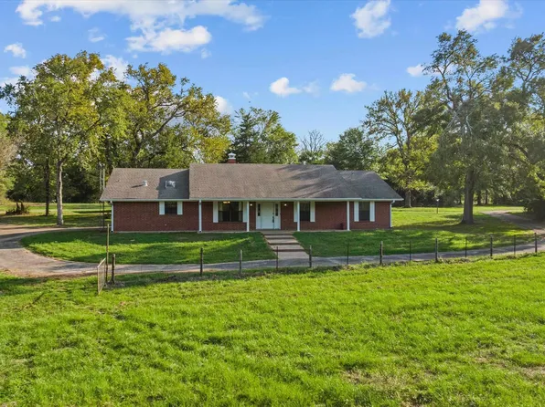 925 E Fm 323, Palestine, TX 75801