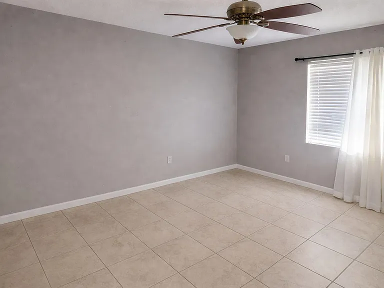 6115 N Albany Ave — Photo 14