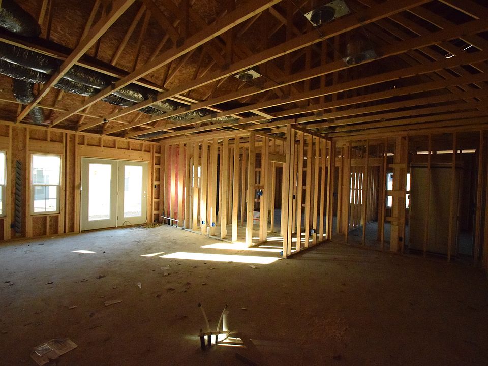 2nd image of 138 Summer Tree Dr