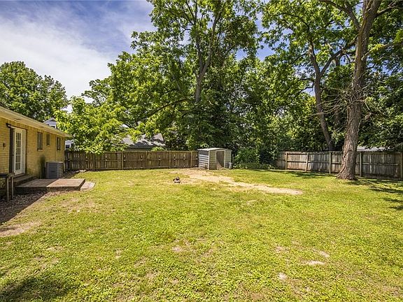 4th image of 304 NW 4th St