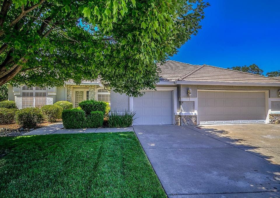 1st image of 304 Melville Ct