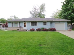 28 Miller Ave, Charleston, IL 61920