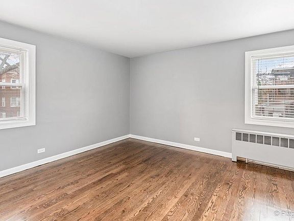 3rd image of 7439 N Winchester Ave Unit 107