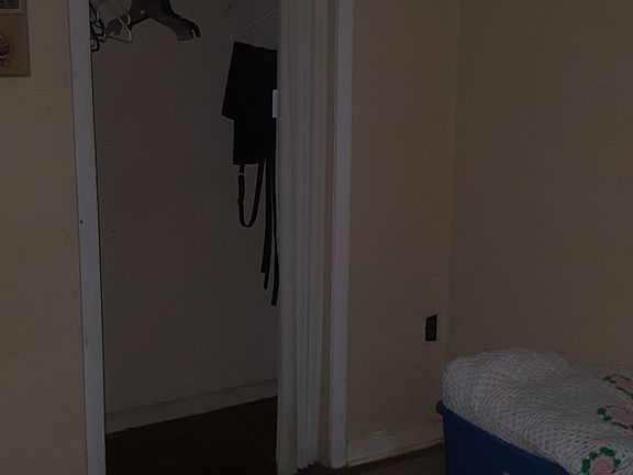 4th image of 128 NE Mandina Ave