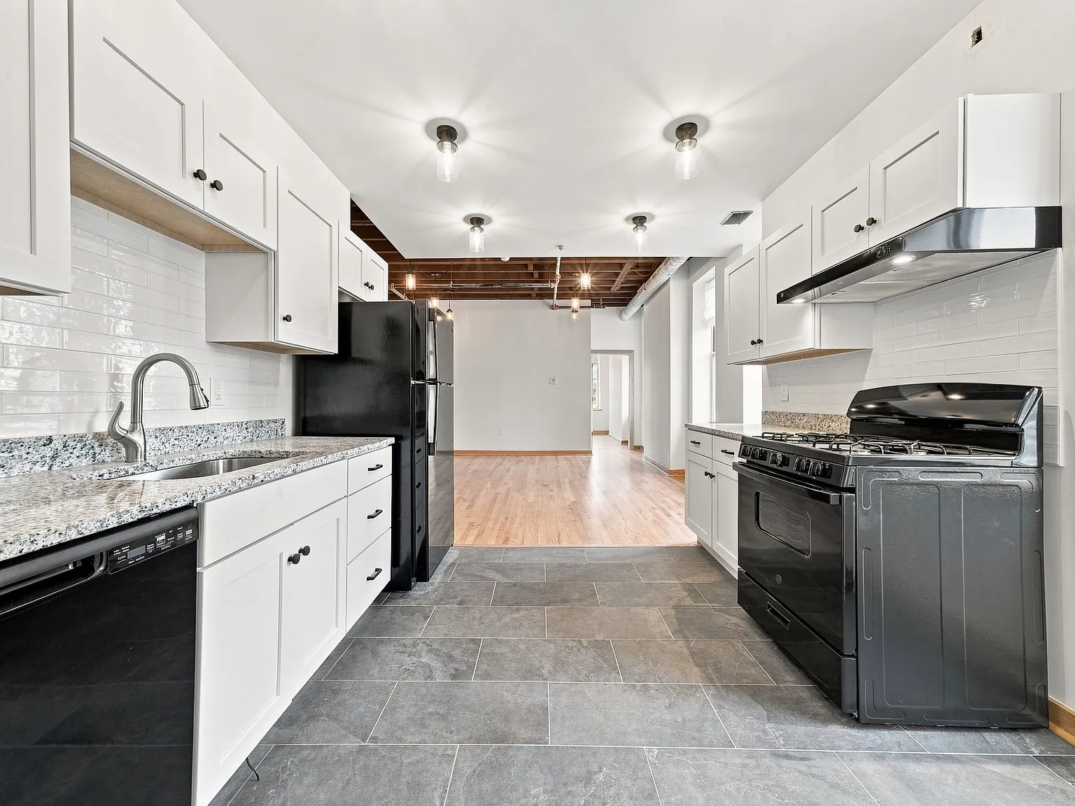 2 bed, $2,500 — Photo 3