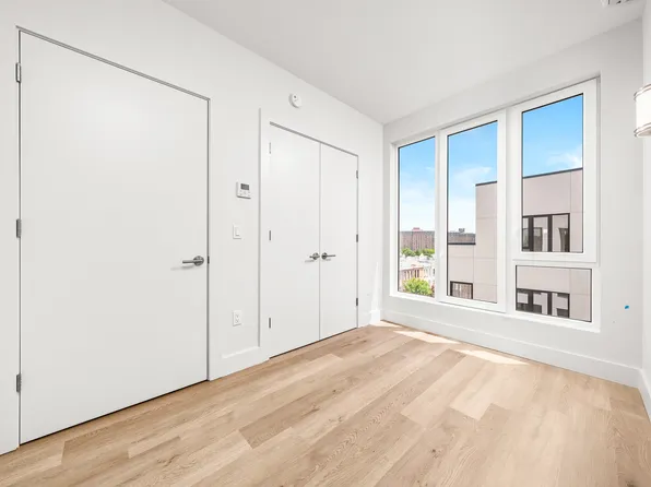 91 Bruckner Boulevard image 1 of 36