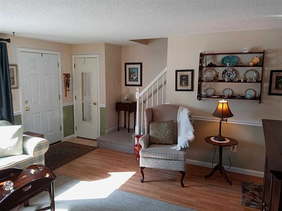 2nd image of 4 Snowberry Ln APT 11