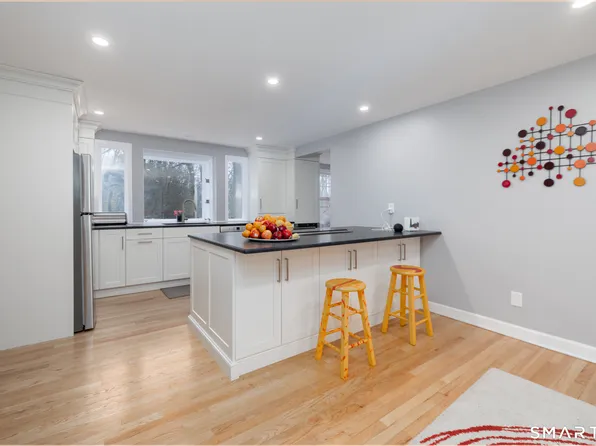 14 Giles Street, Hamden, CT 06517