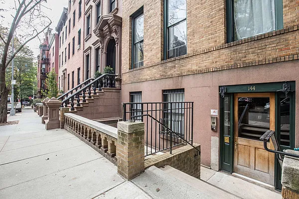 Rented by Nooklyn NYC LLC | media 49