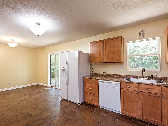 5th image of 5092 Cindy Cir NW