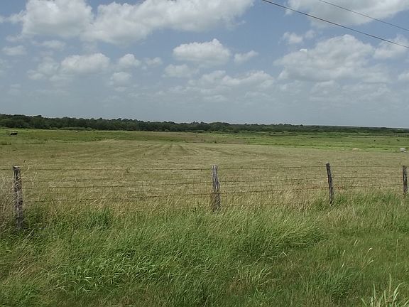 4th image of 18551 Fm 471 S