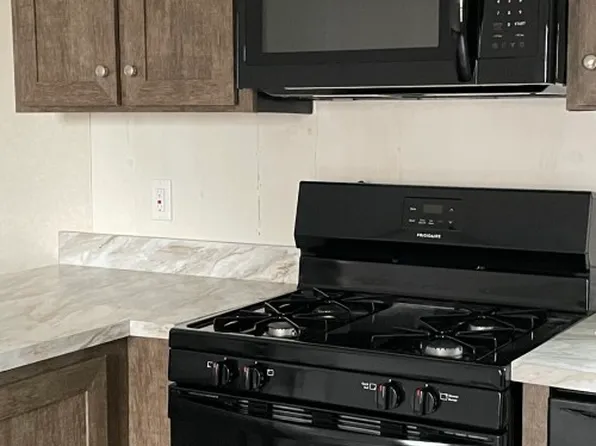 1505 Shawna Ave, Auburn, IN 46706