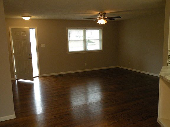 4th image of 6620 Sedgefield Dr