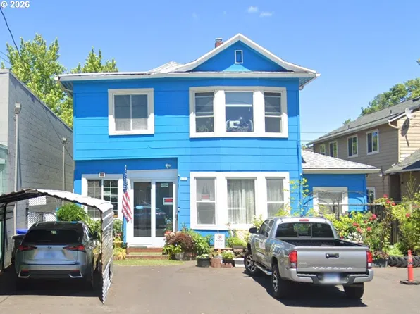 8031 E Burnside St, Portland, OR 97215