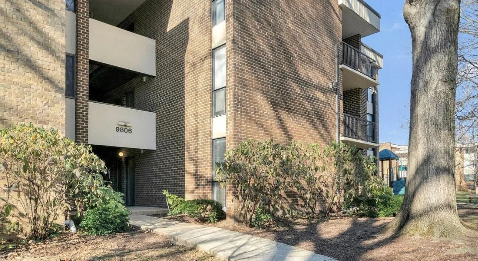 Amazing Location - Close to Metro - 1Bed/1Bath — Photo 1
