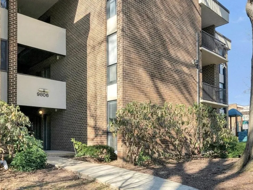 9806 Georgia Ave #302