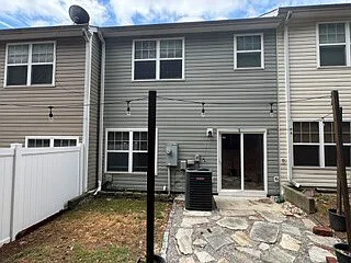 1401 Stone Manor Dr — Photo 30