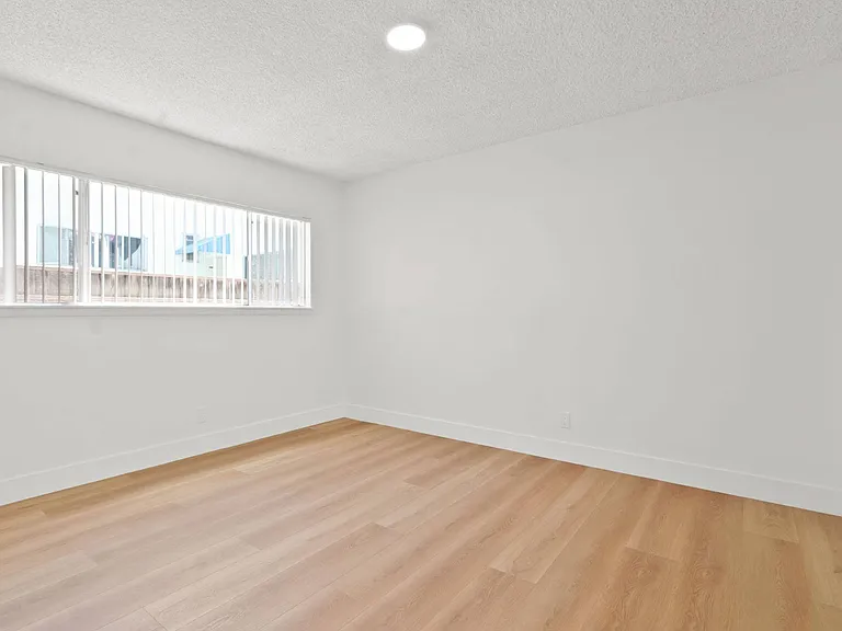 343 Palos Verdes — Photo 35