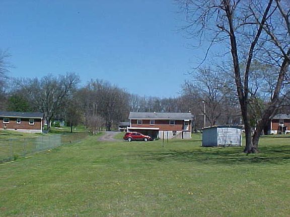 2nd image of 332 Oakview Dr