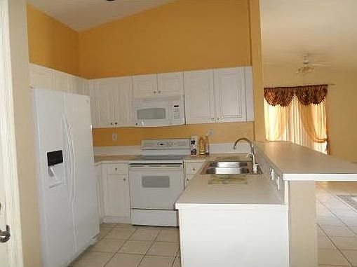5th image of 2606 SW 188th Ter