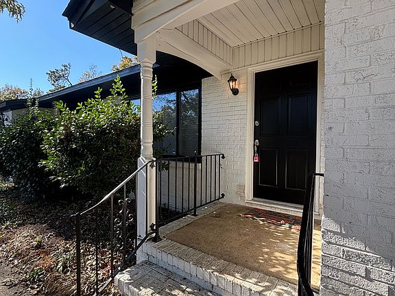 3rd image of 381 Summerhill Ct