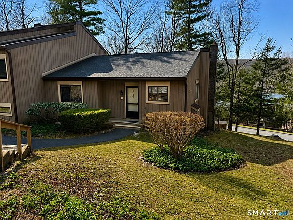 2nd image of 3 Tamarack Lane #3