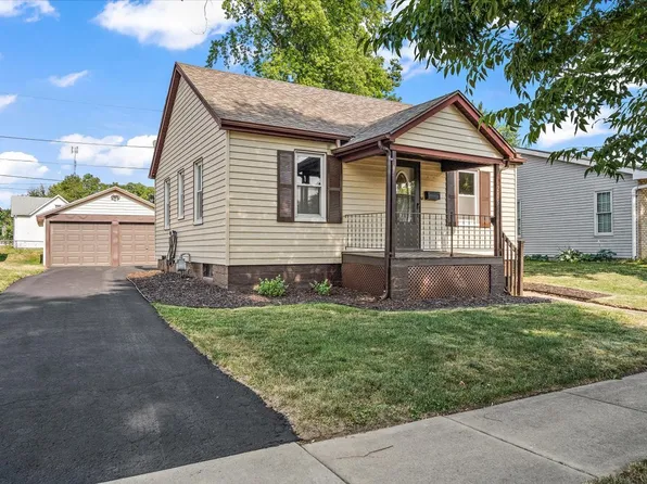 205 N Buchanan St, Heyworth, IL 61745