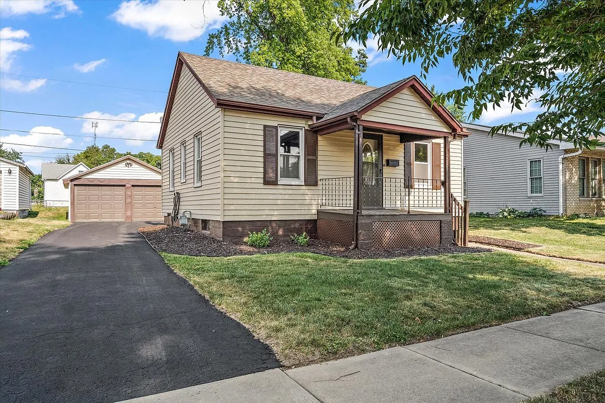 205 N Buchanan St photo 1