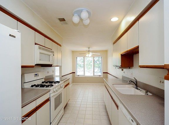 3rd image of 1607 N Courtland Dr