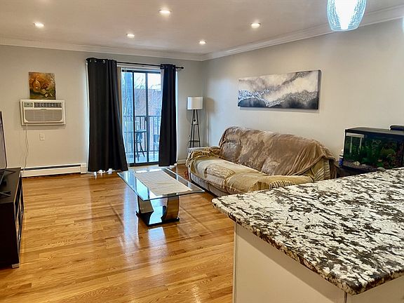 5th image of 700 Governors Dr APT 38