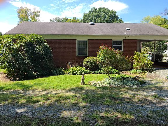 3rd image of 517 Sadie Dr