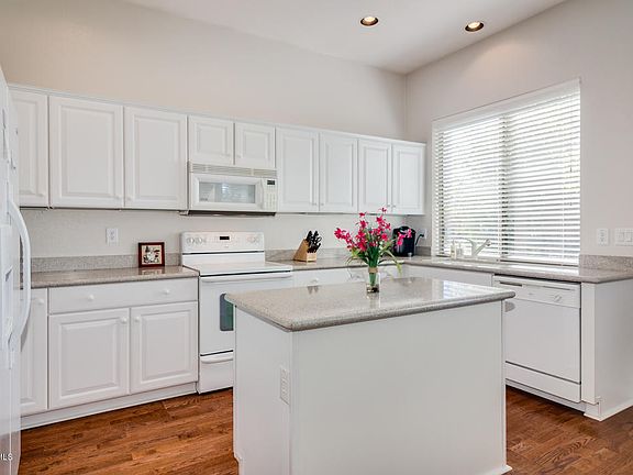 4th image of 9637 E Arrowvale Dr