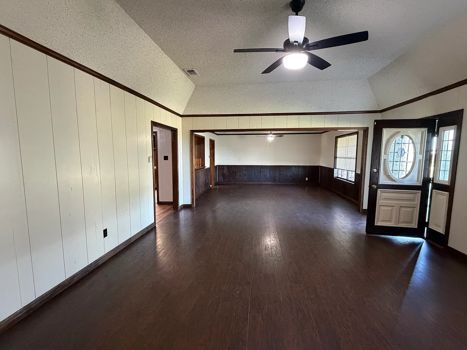 3 bed, 2781 sqft, $2,300 — Photo 2