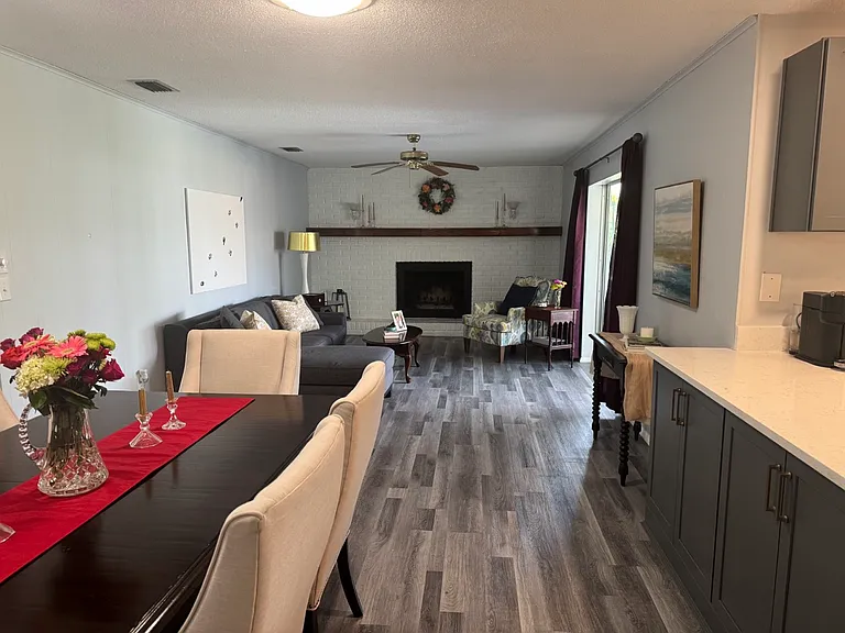 1063 Wexford Way — Photo 12