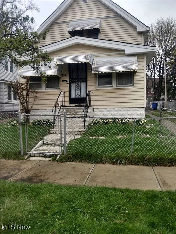 3565 E 106th St photo 1