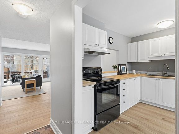 3rd image of 920 Walkley Rd