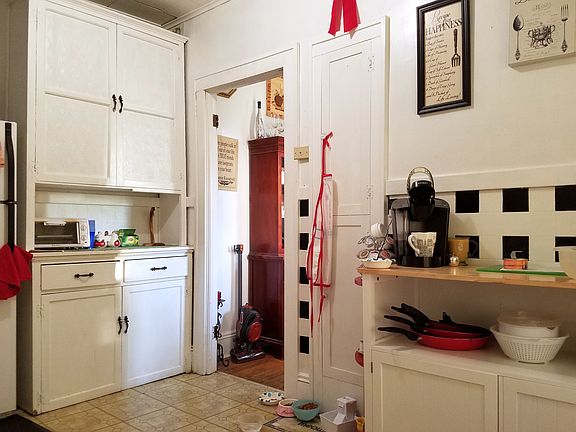 Kitchen to 2nd BR