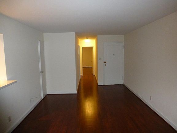 3rd image of 1581 N Colonial Ter APT 401