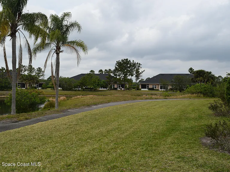 620 Remington Green Dr SE #103 — Photo 28