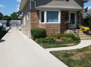 884 Jeannette St, Des Plaines, IL
