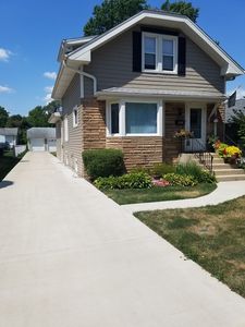 884 Jeannette St, Des Plaines, IL, 60016