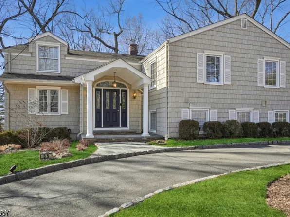 55 Rockledge Dr, Livingston Twp., NJ 07039