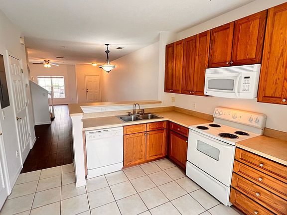 4th image of 10278 Regent Park Dr #304