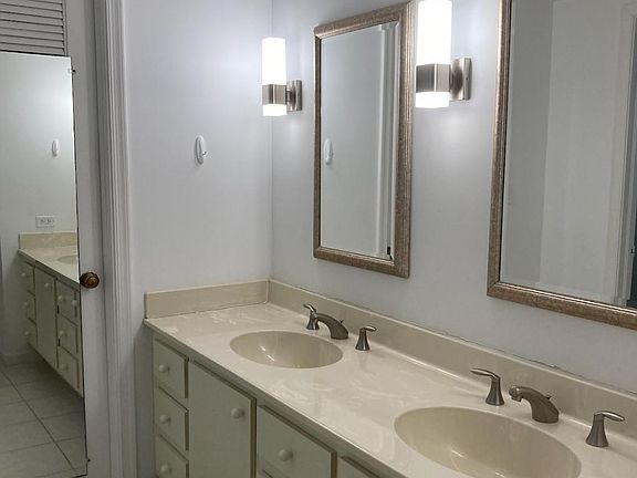 5th image of 300 N Highway A1a APT 402I